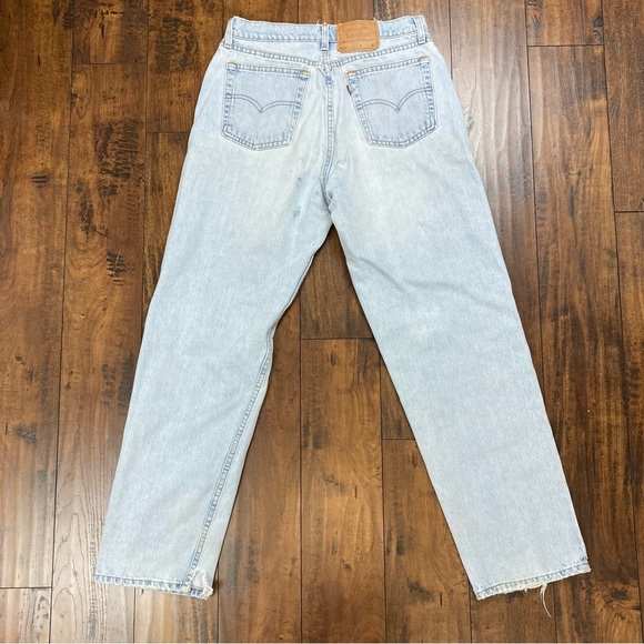 LEVI’S Ladies 560 Jeans VINTAGE DISTRESSED Loose Fit 90s Size 13 JR M Light Wash - Picture 9 of 16